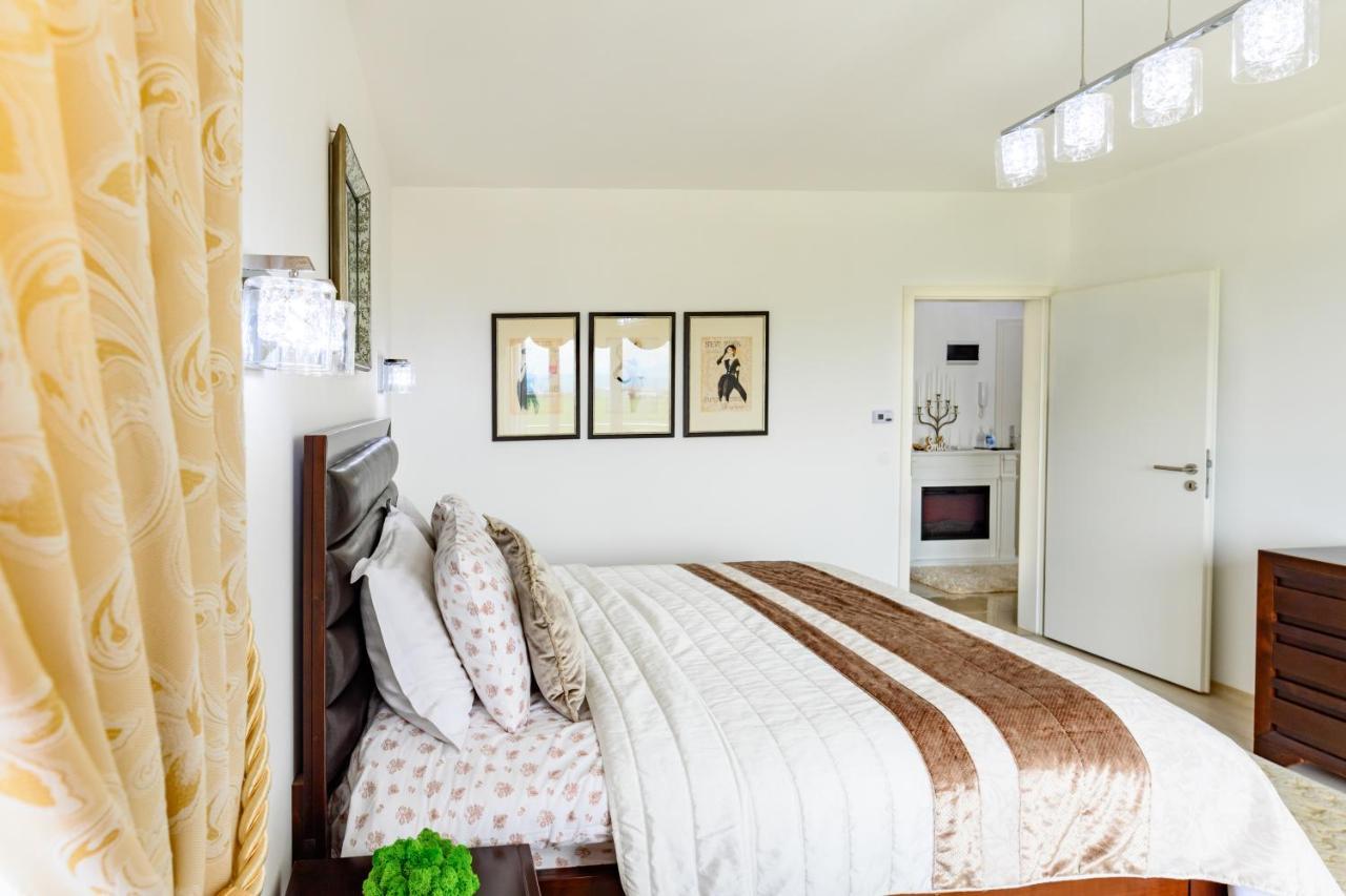 Luxury Apartment Avantgarden 3 ブラショフ エクステリア 写真